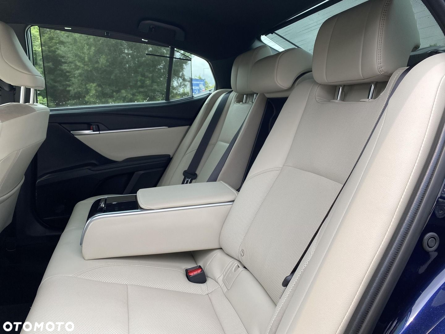 Toyota Camry - 13