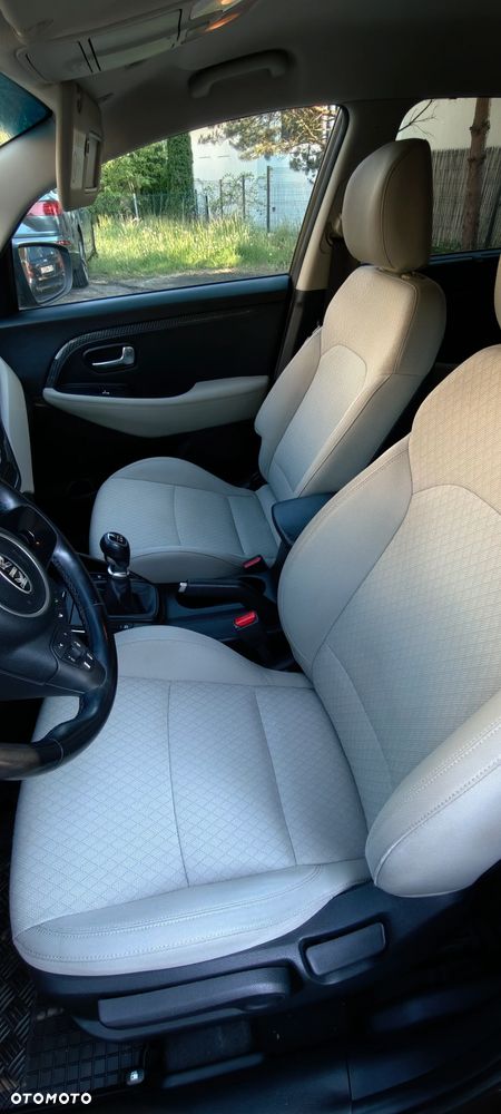 Kia Carens 1.6 GDI L - 9