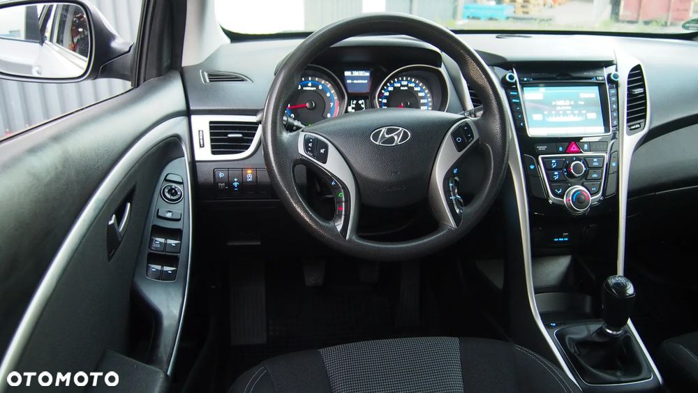 Hyundai i30 1.4 Family - 26