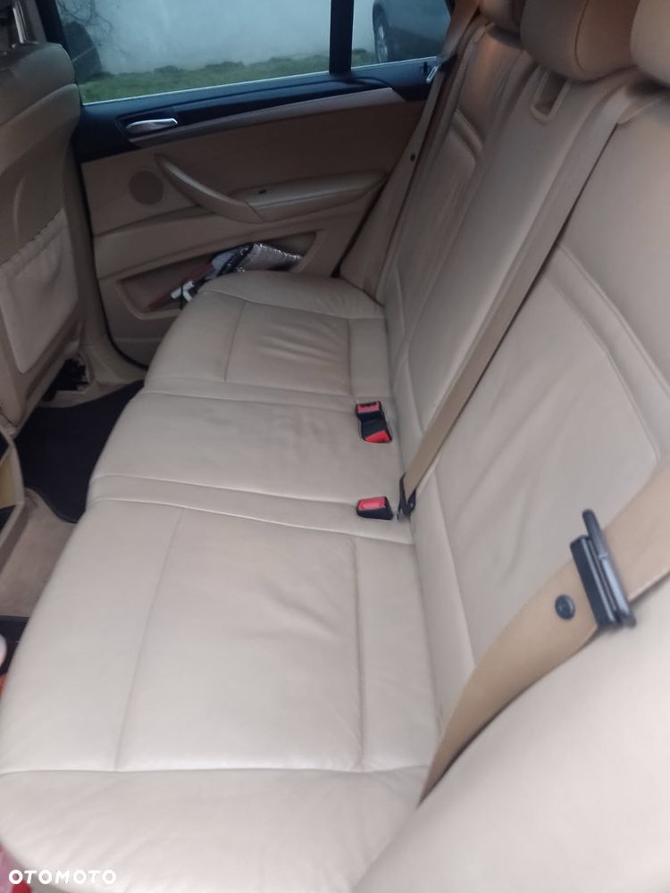 BMW X5 xDrive48i - 10