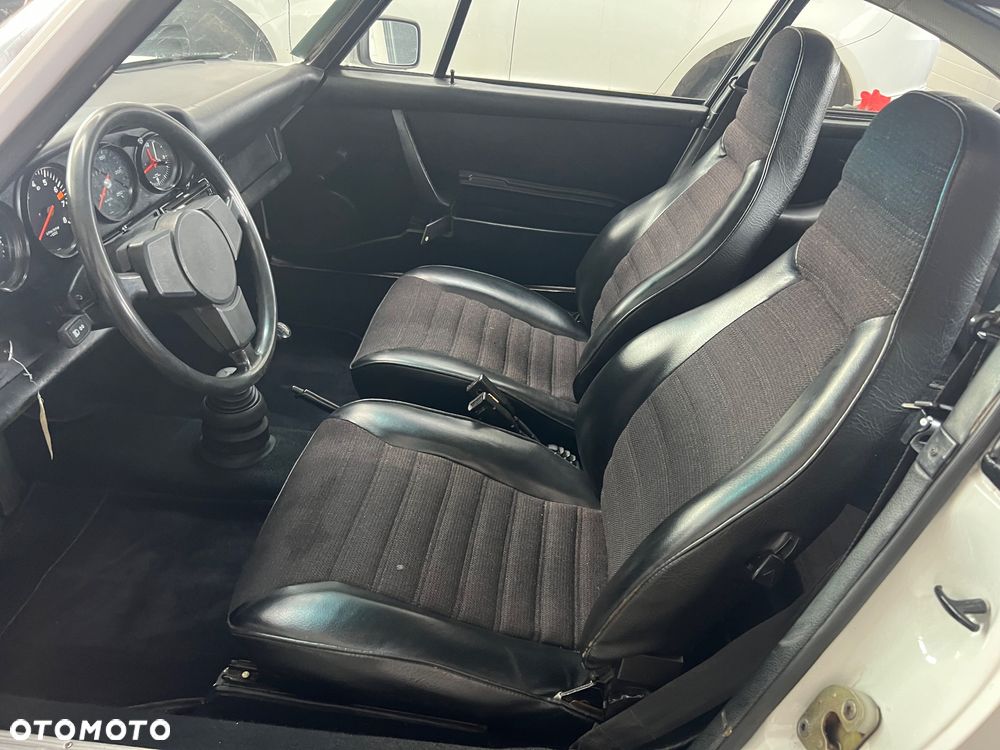 Porsche 911 - 18