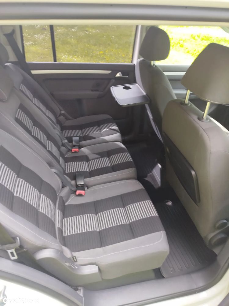 Volkswagen Touran 1.6 TDI DPF BlueMot Comfortline - 2