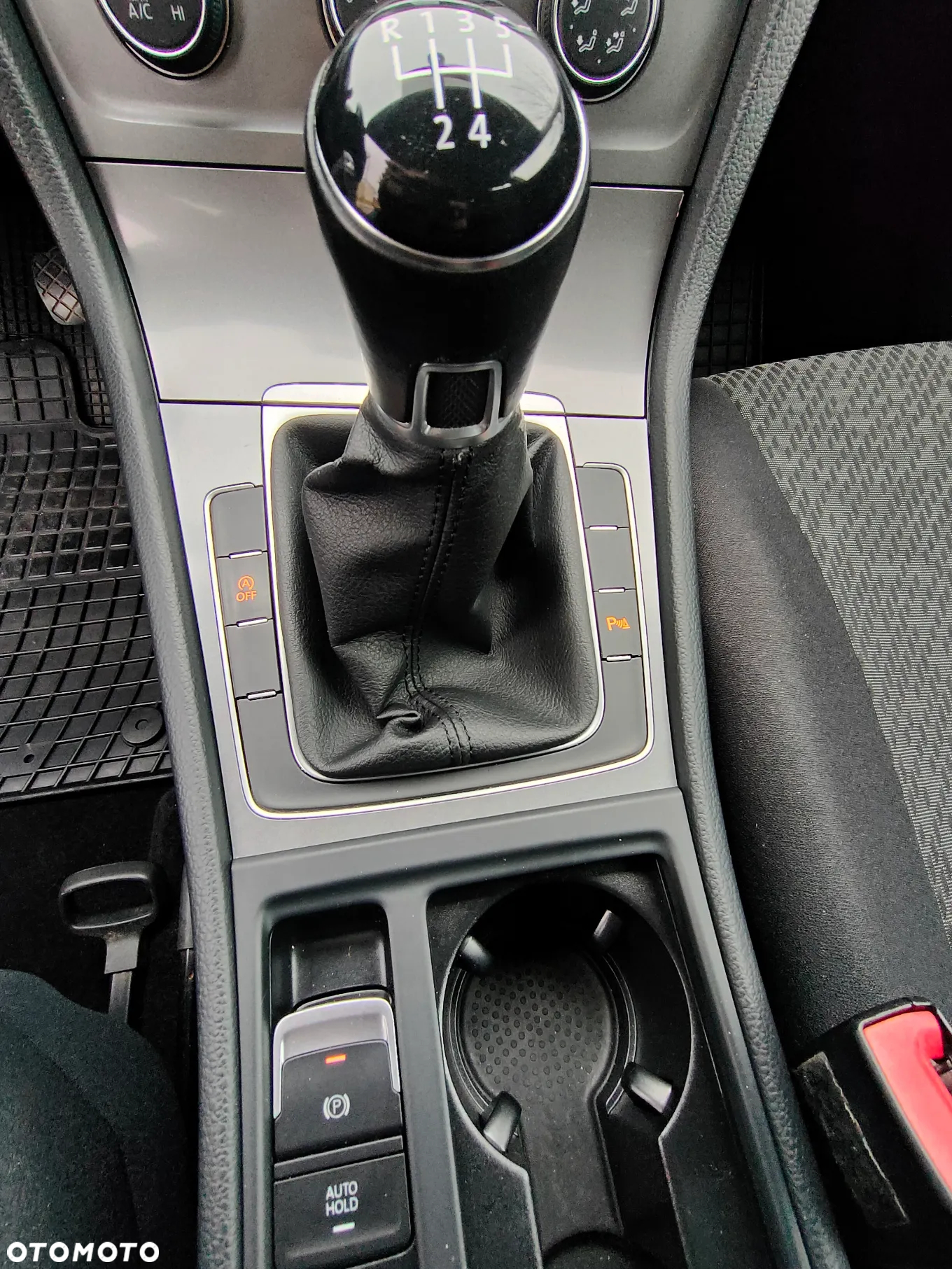 Volkswagen Golf VII 1.6 TDI BMT Trendline - 19