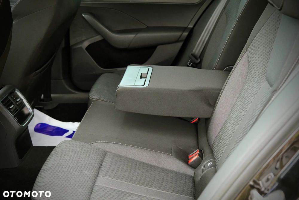 Skoda Octavia 2.0 TDI Style DSG - 32