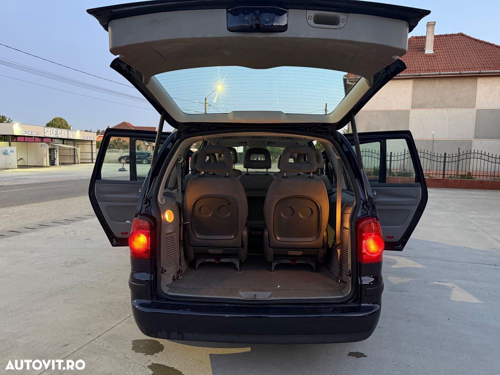 Volkswagen Sharan 1.9 TDI United II - 24