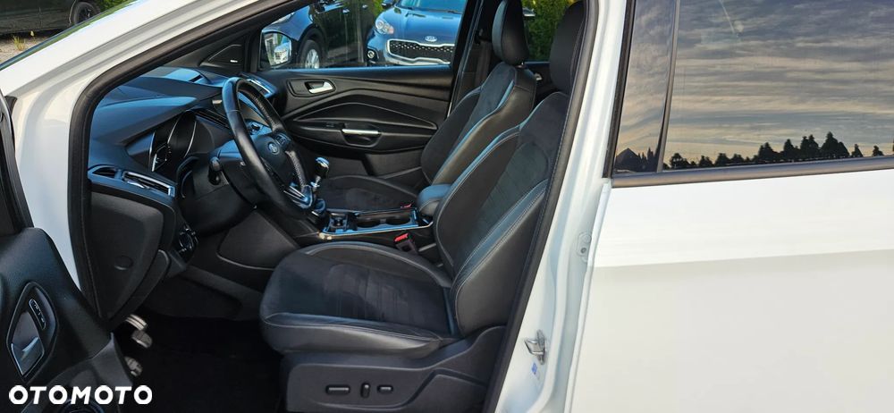 Ford Kuga 2.0 TDCi FWD ST-Line - 23