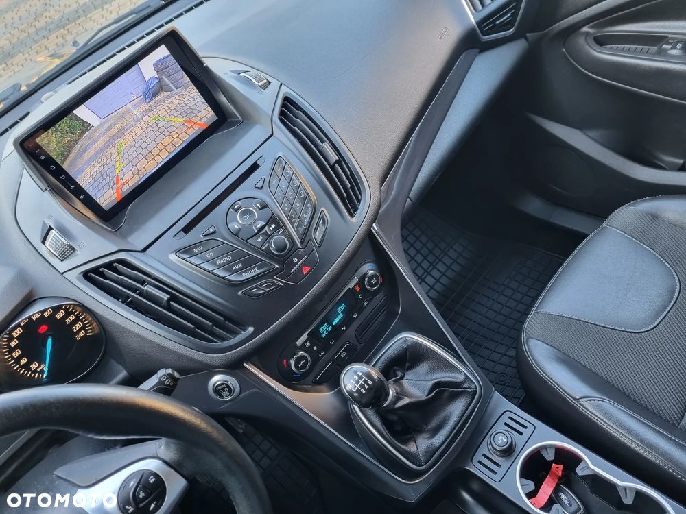 Ford Kuga 2.0 TDCi 4x4 Titanium - 16