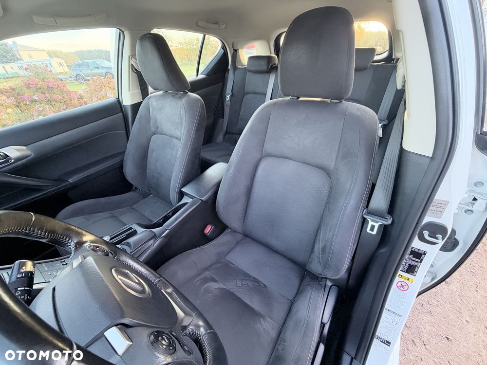 Lexus CT - 8