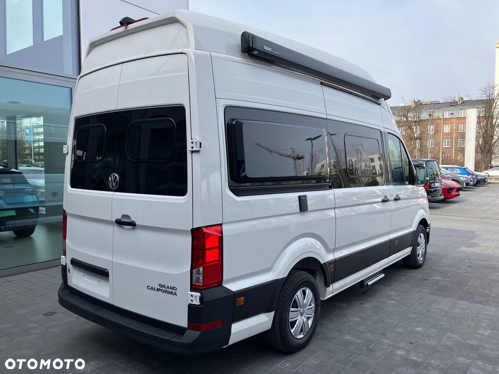 Volkswagen Grand California Grand California 600 silnik: 2,0 l TDI EU6 SCR BlueMotion Technology 130 kW skrzynia biegów: Przedni napęd automatyczna 8-biegowa rozstaw osi: 3640 mm - 19