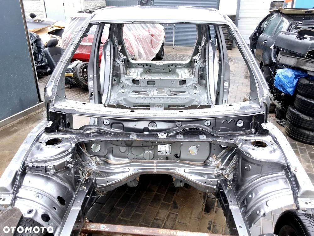 MERCEDES B-KLASA W246 SPRZEDAM KAROSERIĘ EUROPA Z DOKUMĘTAMI W KOLOR 787 W ORYGINALE Z 2013 ROKU - 12