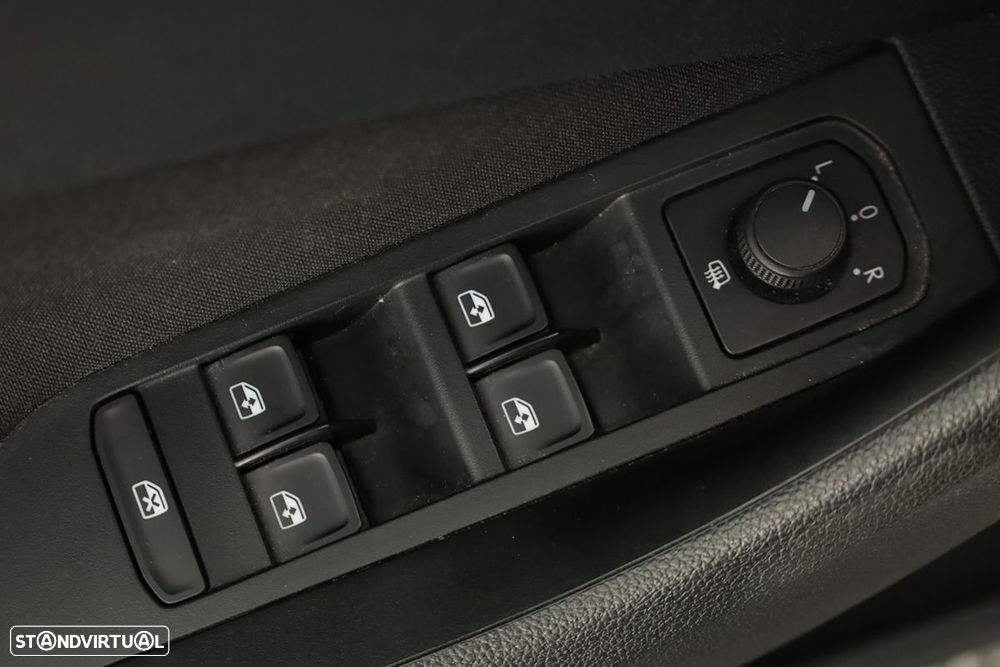 Skoda Kamiq 1.0 TSI DSG — fotografia 19