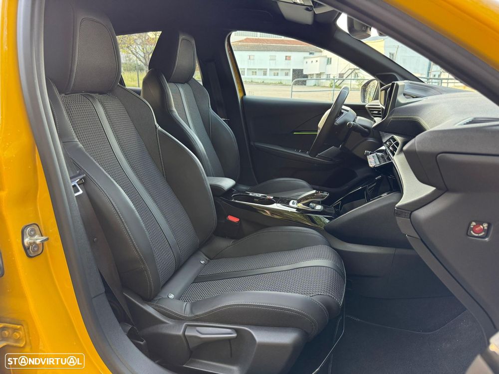 Peugeot e-208 50 kWh GT Line - 38