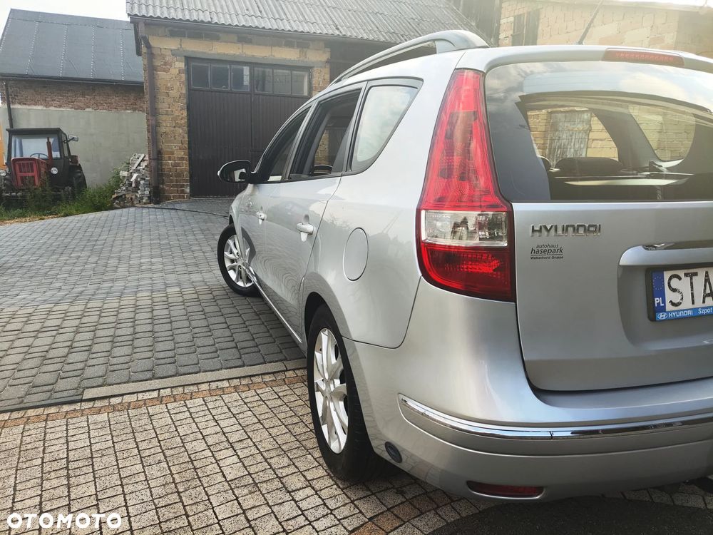 Hyundai i30 i30cw 2.0 Style - 38