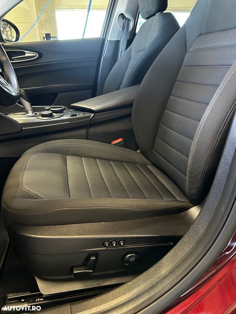 ALFA ROMEO Giulia 2019 — imagine 13