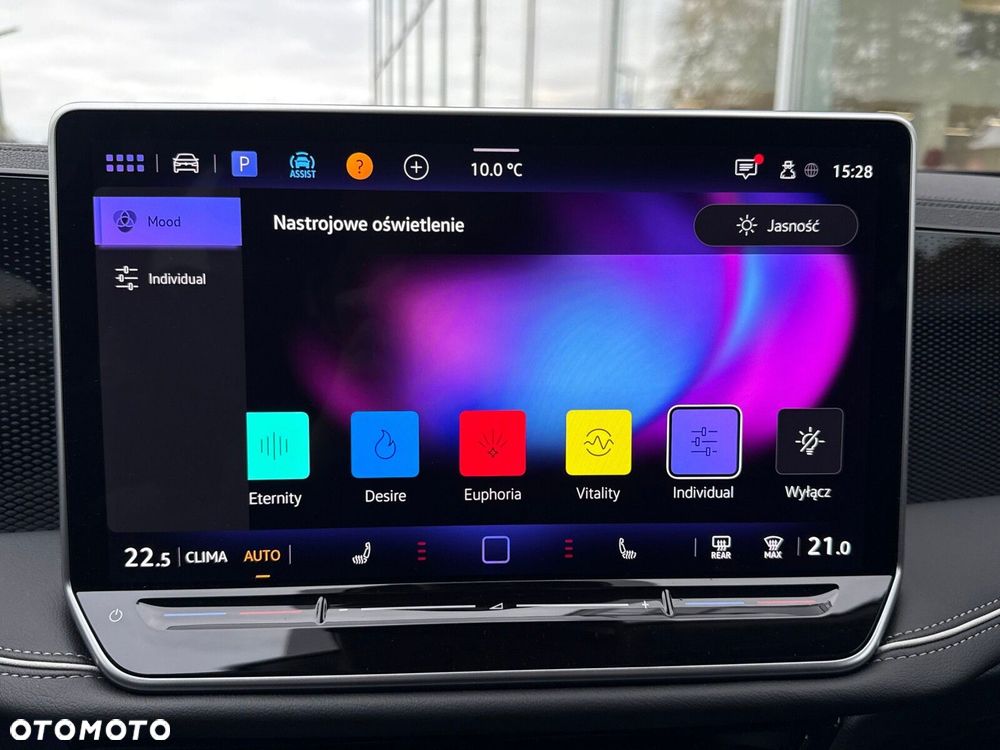 Volkswagen Passat Variant 1.5 TSI ACT mHEV Business Plus DSG - 29