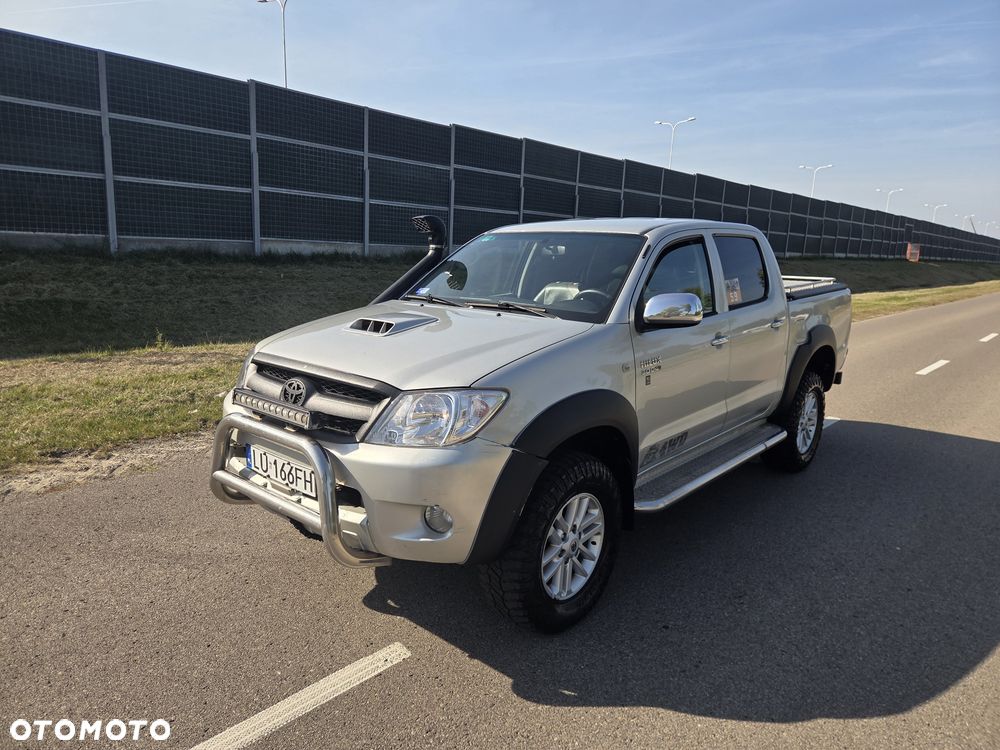 Toyota Hilux - 2