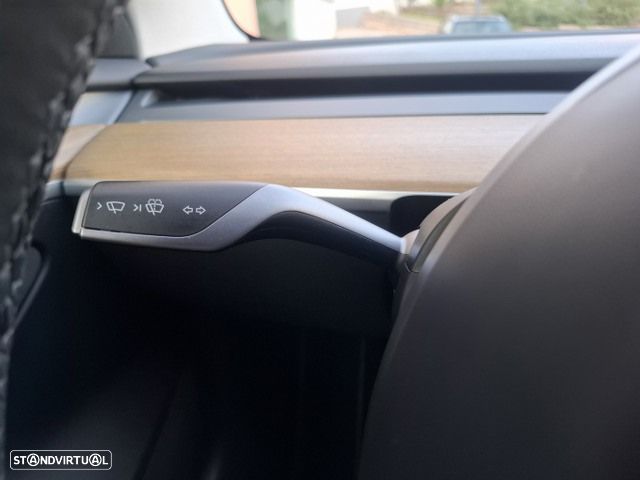 Tesla Model 3 Standard RWD - 32