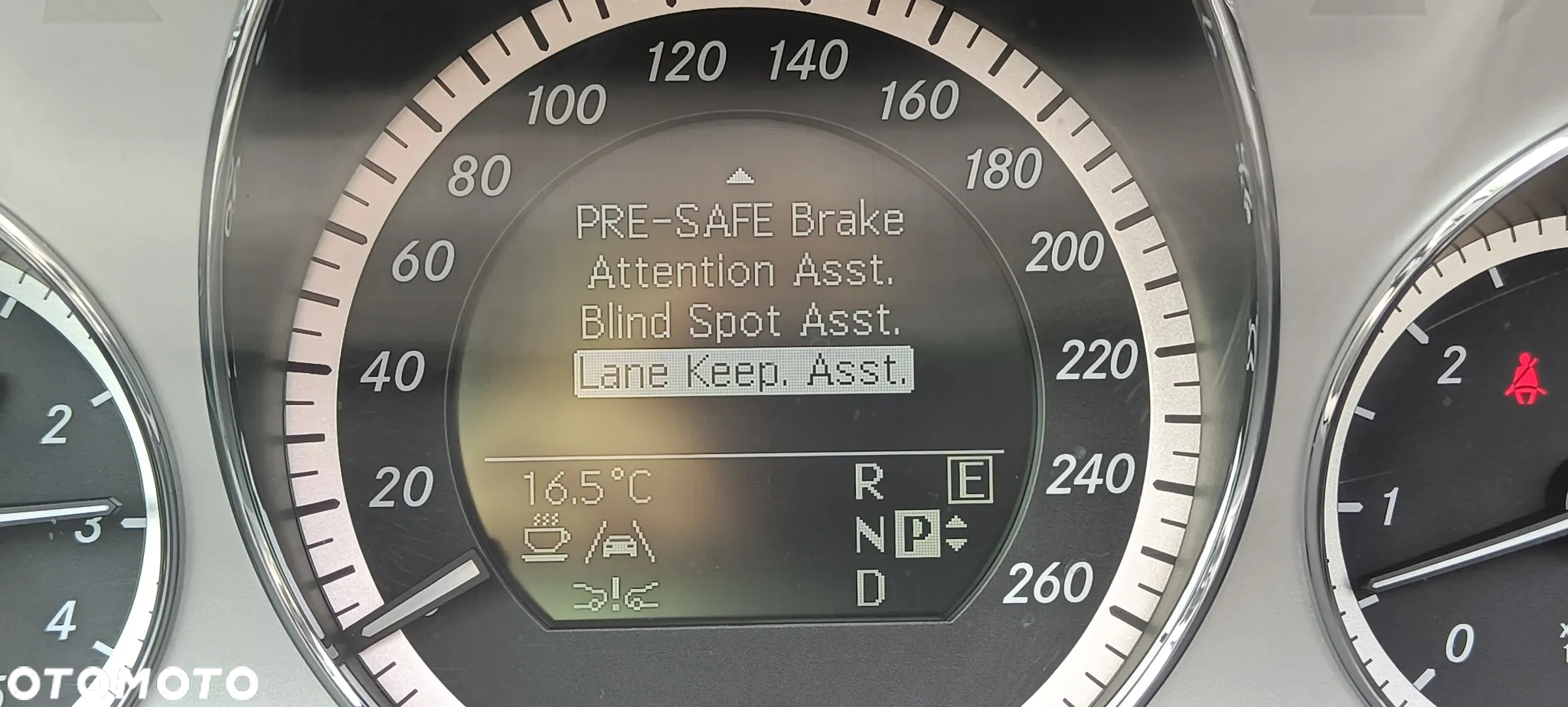 Mercedes-Benz Klasa E 350 CDI BlueEff Avantgarde - 28