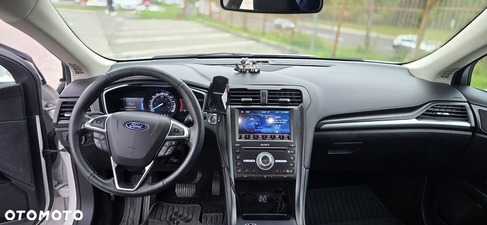Ford Fusion - 10