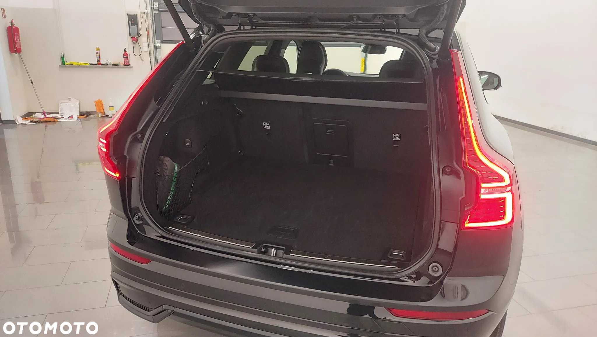 Volvo XC 60 B4 D AWD Plus Dark - 9