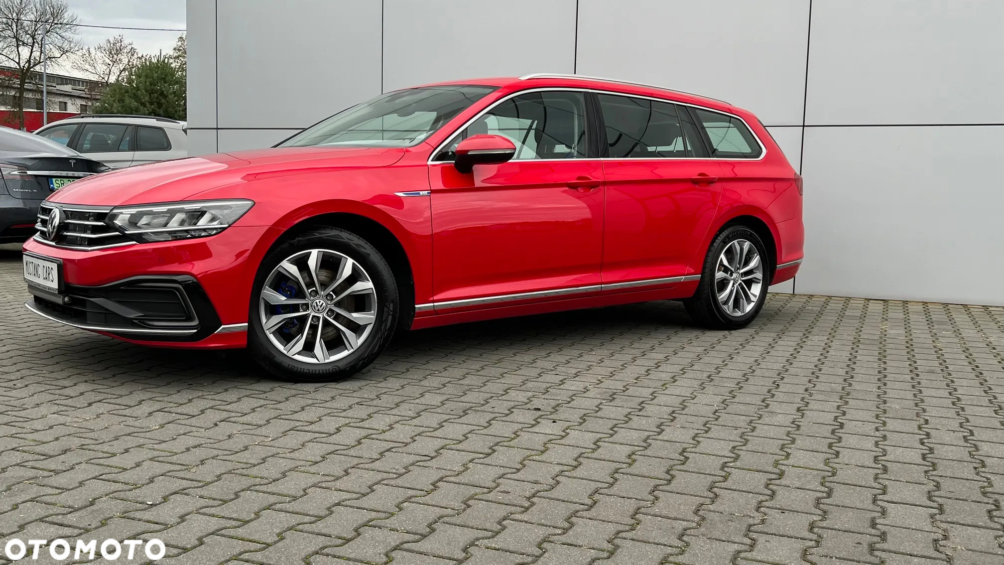 Volkswagen Passat - 4