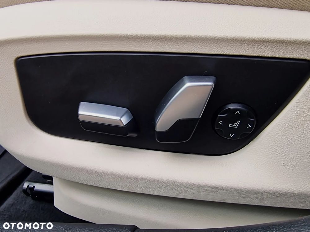 BMW Seria 5 520i mHEV Luxury Line sport - 38