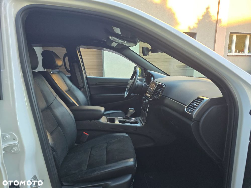 Jeep Grand Cherokee - 13