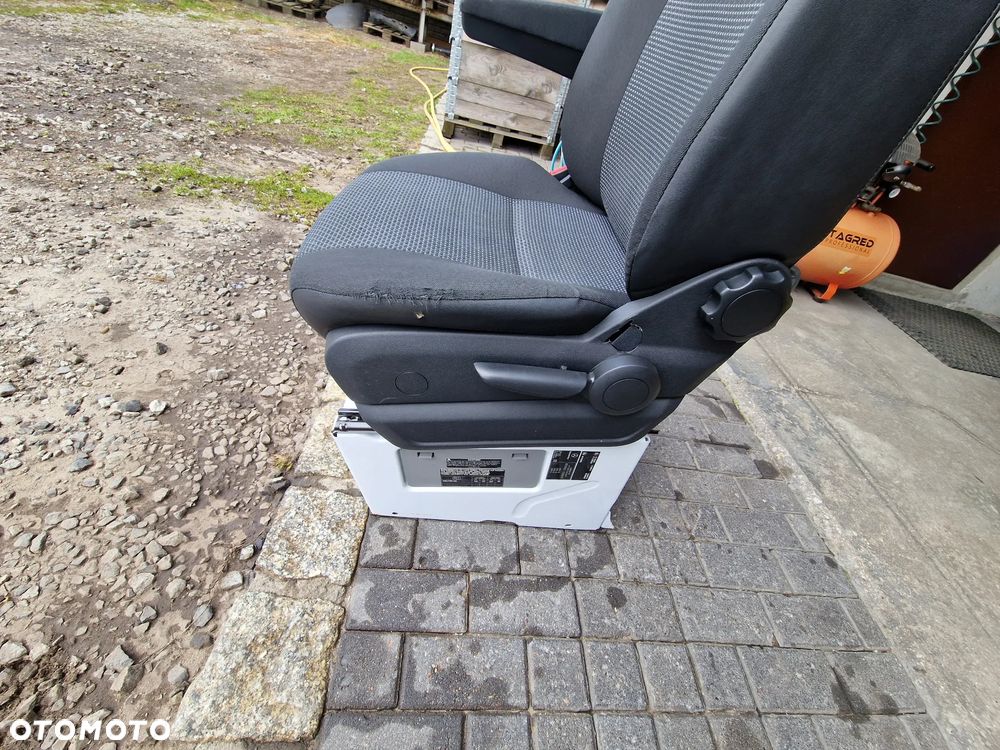 FOTEL LEWY MERCEDES SPRINTER 906 VW CRAFTER - 10