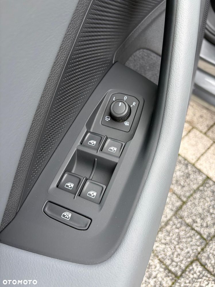Volkswagen Passat 2.0 TDI SCR DSG Business - 26