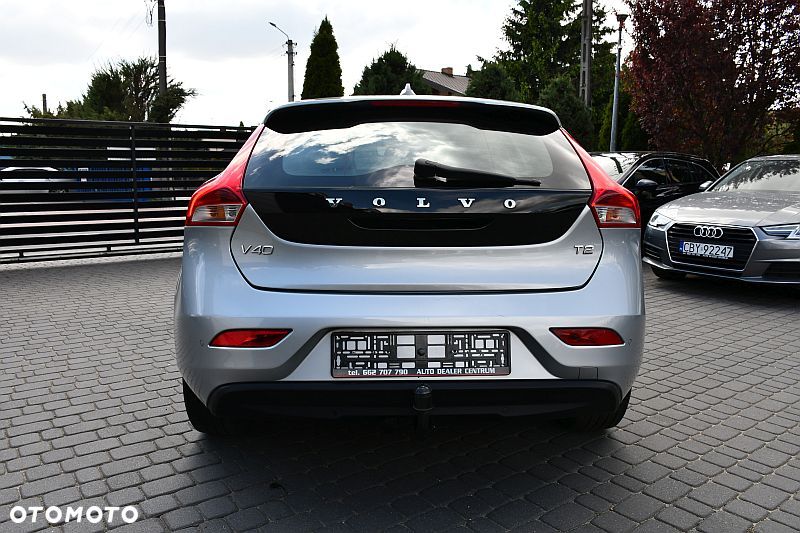 Volvo V40 T2 Geartronic Momentum - 28