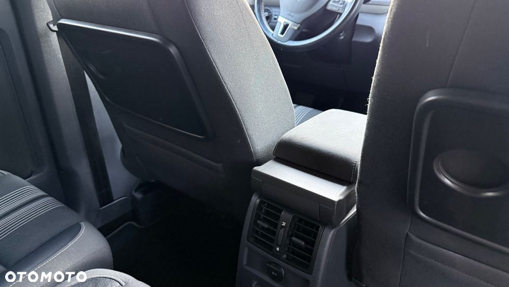 Volkswagen Touran 2.0 TDI DPF STYLE - 29