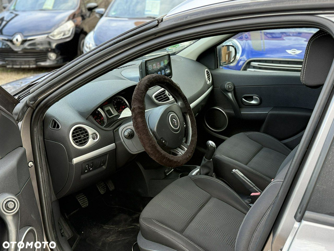 Renault Clio - 11