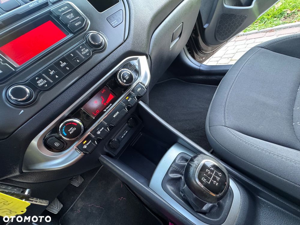 Kia Rio - 17