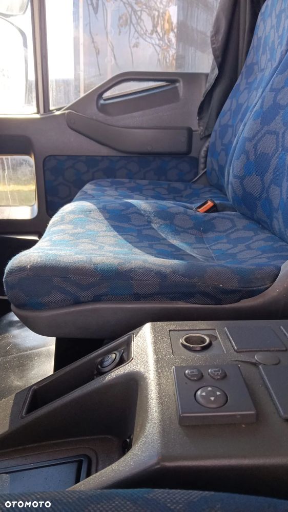 Iveco EUROCARGO 120E22 - 7