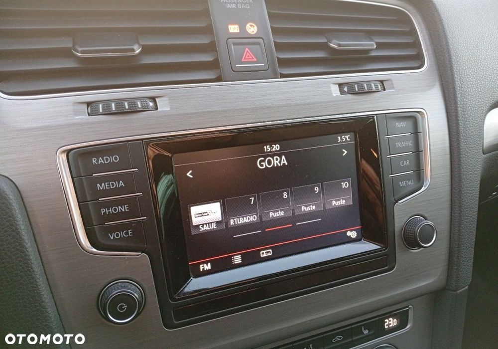 Volkswagen Golf - 33