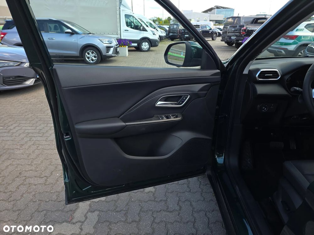 MG ZS Hybrid+ - 12