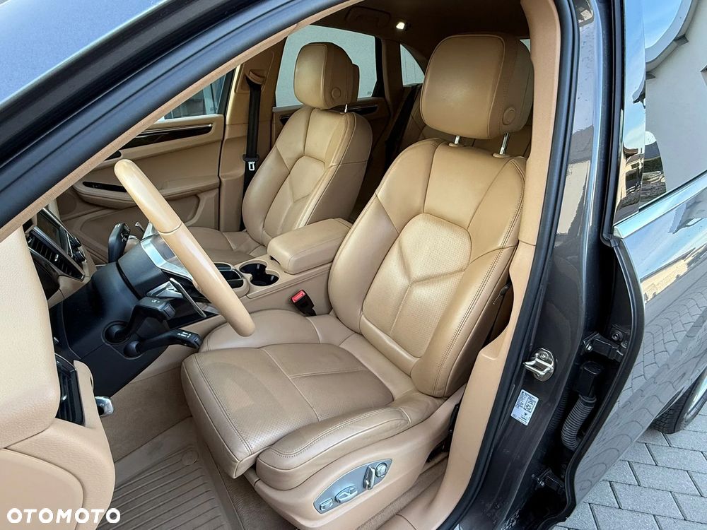 Porsche Macan - 25