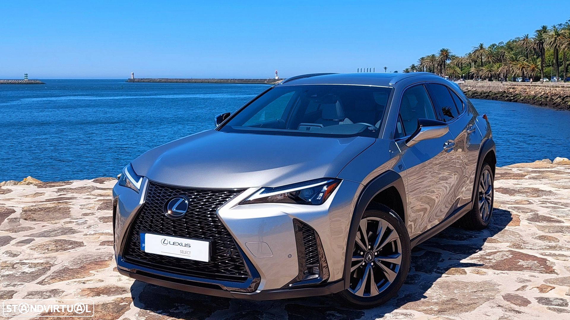 Lexus UX 250h Sport - 2