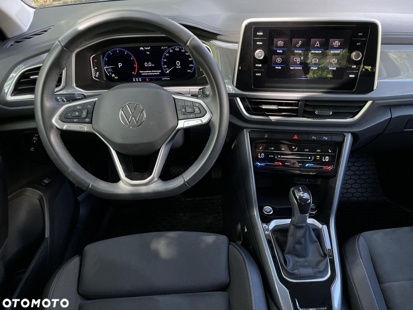Volkswagen T-Roc - 11