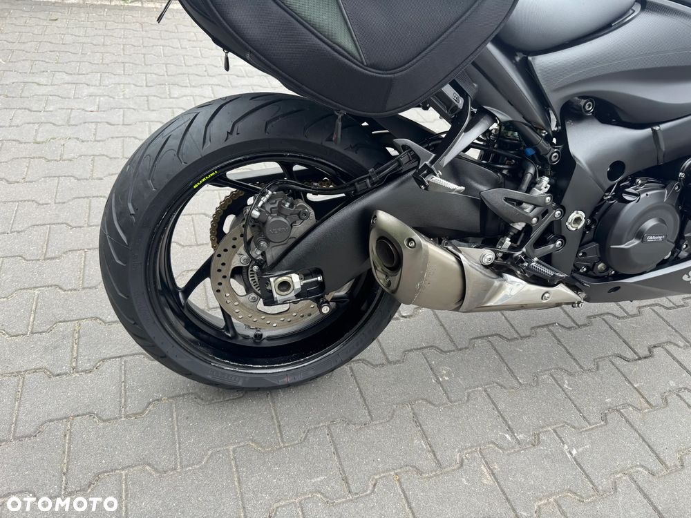 Suzuki GSX 1000 - 13