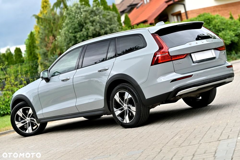 Volvo V60 Cross Country B4 D AWD Plus - 12