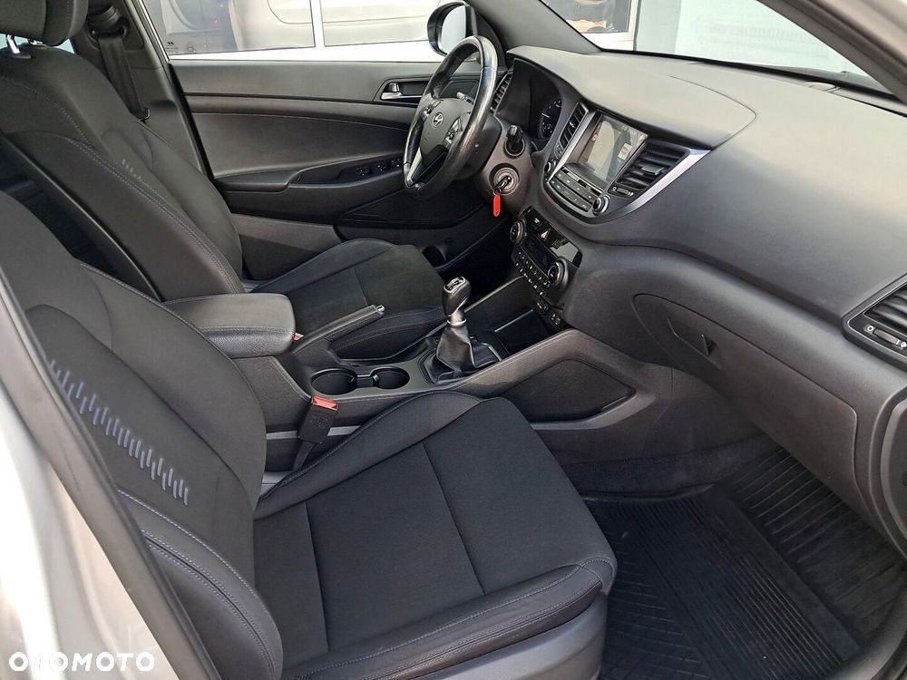 Hyundai Tucson 1.6 GDI BlueDrive Comfort 2WD - 9