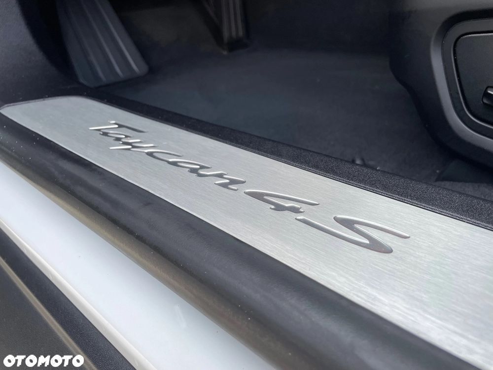 Porsche Taycan 4S Performance Plus - 38