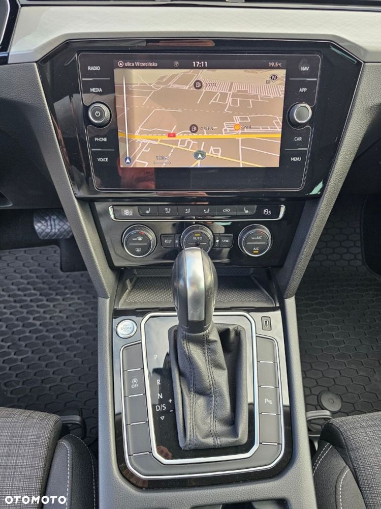 Volkswagen Passat - 26