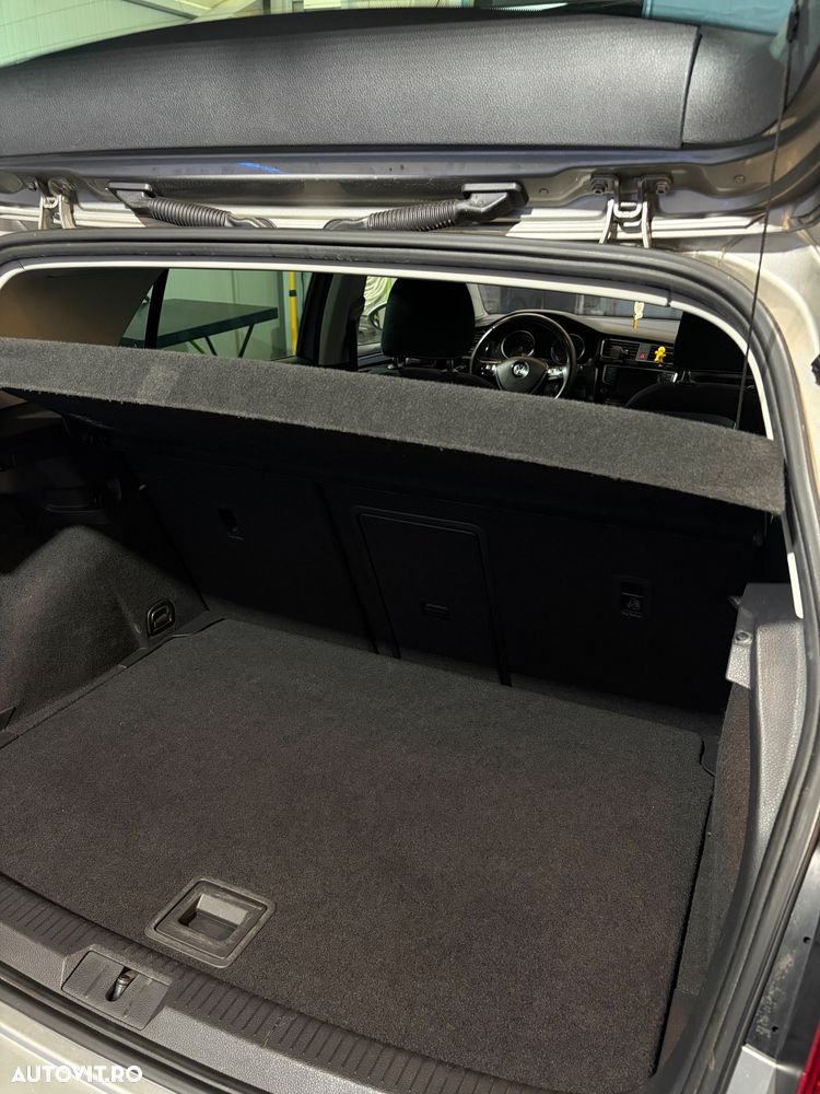 Volkswagen Golf - 21