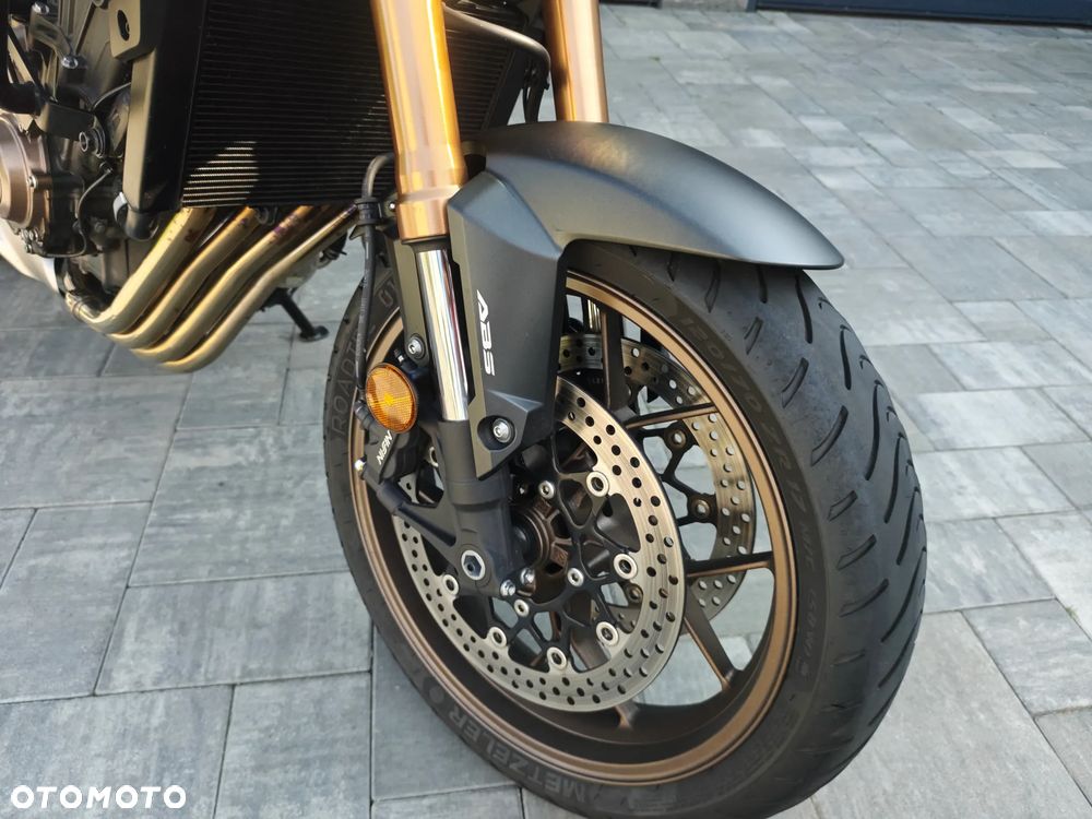 Honda CB - 25