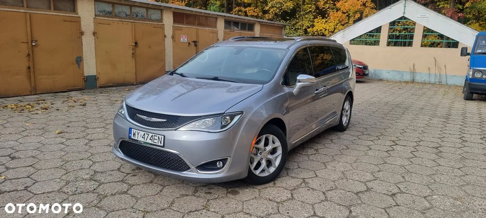 Chrysler Pacifica - 9