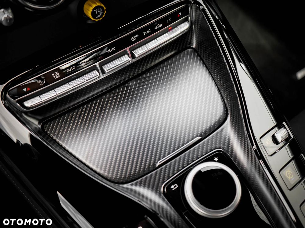 Mercedes-Benz AMG GT R - 24