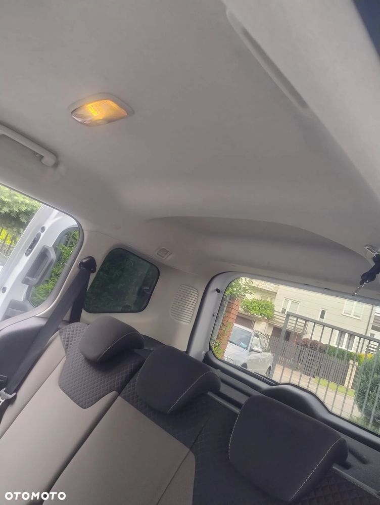 Ford Tourneo Courier 1.0 EcoBoost Trend - 14