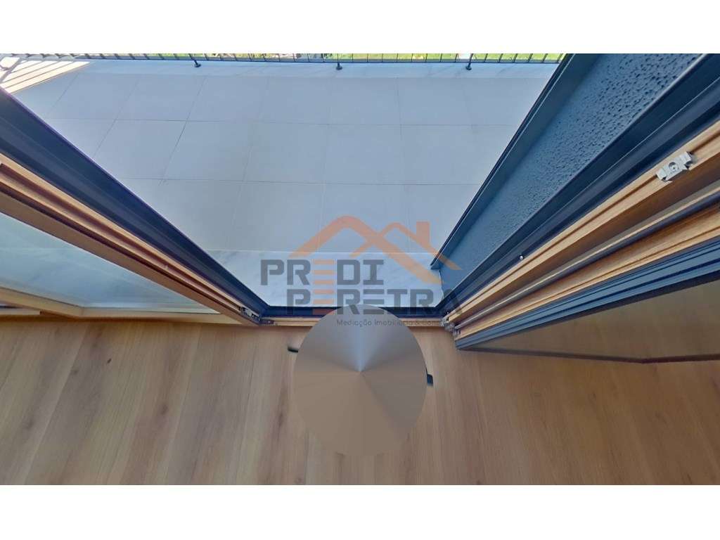 Situado na Ramada, T2 a Estrear | Varandas + Terraço | Parqueamento... - Grande imagem: 3/23